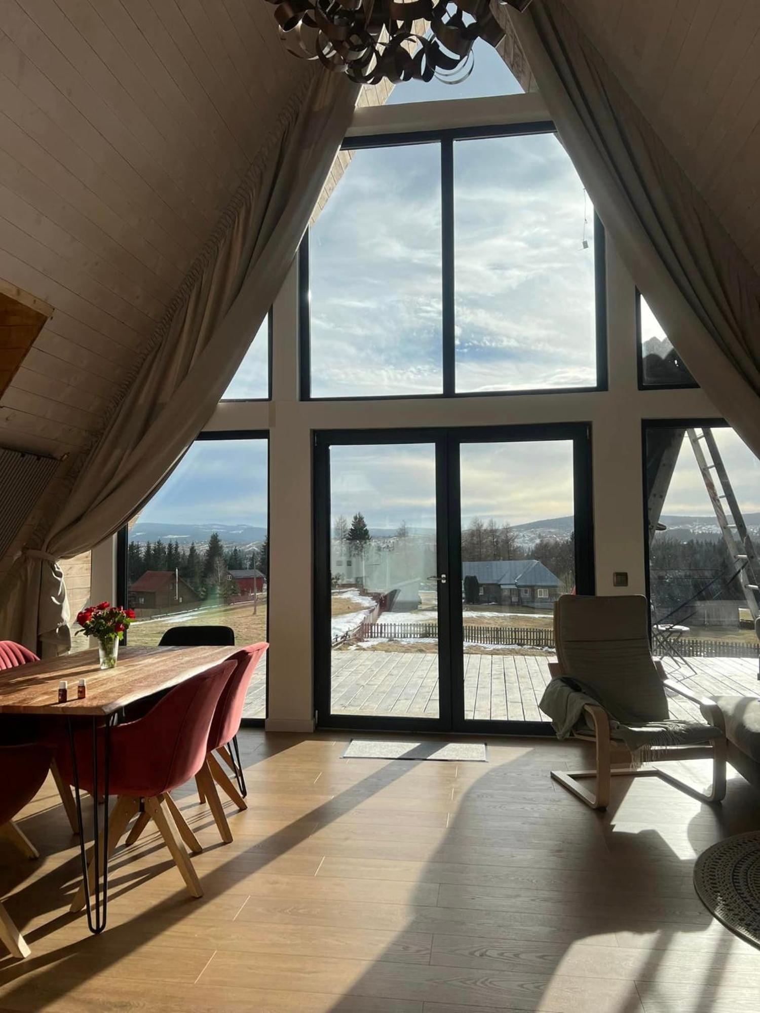 Mokki Villa Mărişel Bagian luar foto